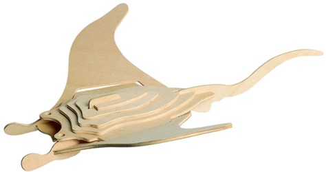The manta ray reference shows broad swept fins, a long curved tail and a body formed from interlocking horizontal profiles.